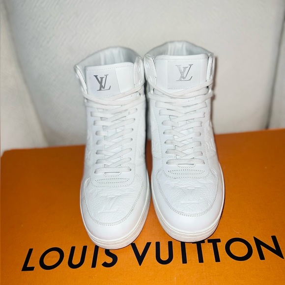 LOUIS VUITTON RIVOLI LEATHER HIGH TRAINERS - Picture 2 of 2